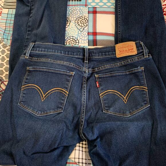 Levi 524 bootcut dark wash jeans - Picture 3 of 5